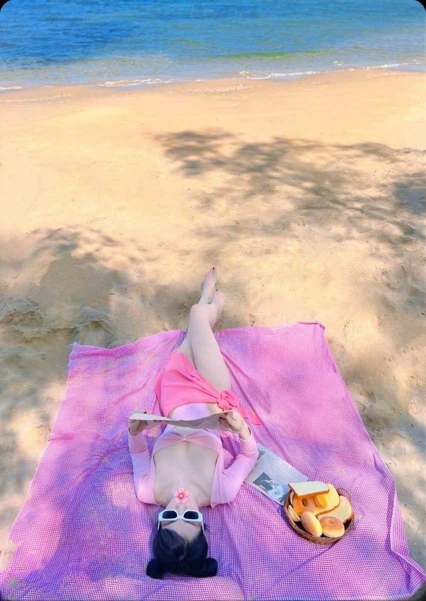 8AB4E901-E49F-4CE7-9D04-49A0C4C260F0